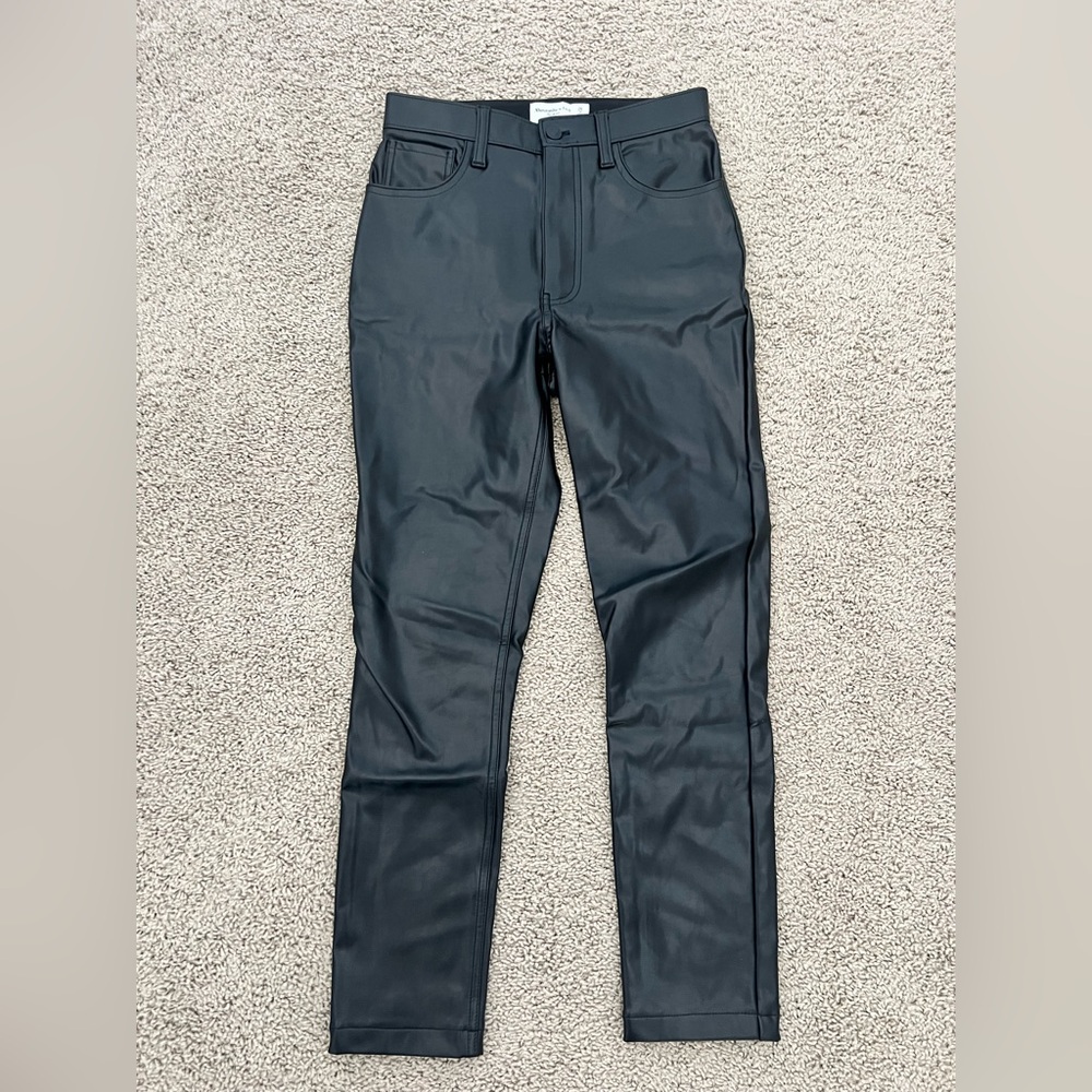 Abercrombie and fitch women’s leather high rise skinny’s